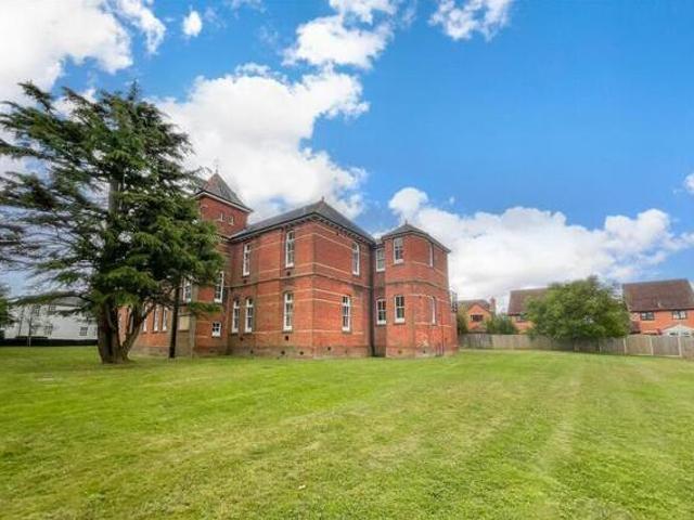 House for sale in North Horsham, Horsham
