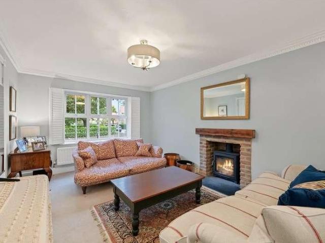 House for rent in Staveley