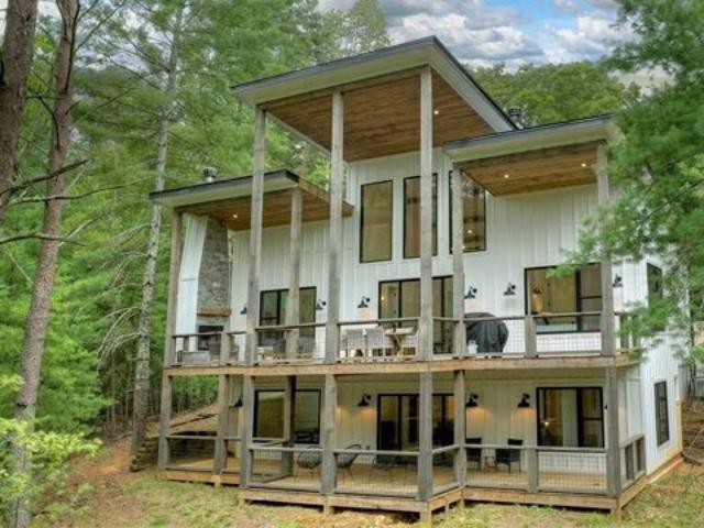House for sale in Blue Ridge