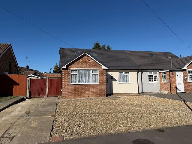 House for rent in London Borough of Hounslow, Greater London