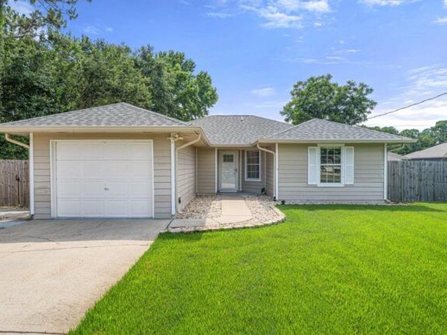 House for sale in Mary Esther