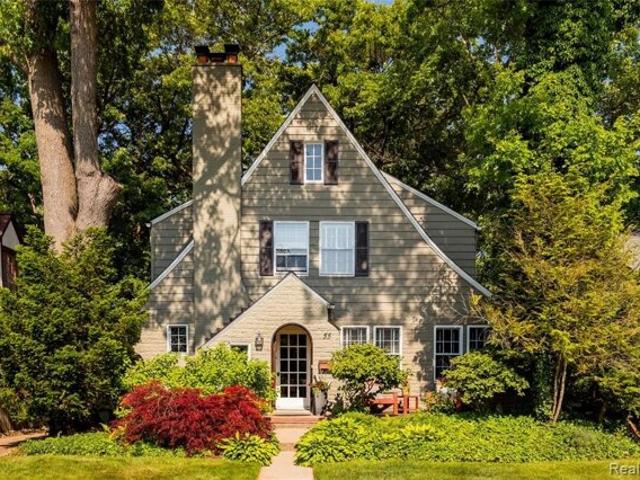 House for sale in Pleasant Ridge