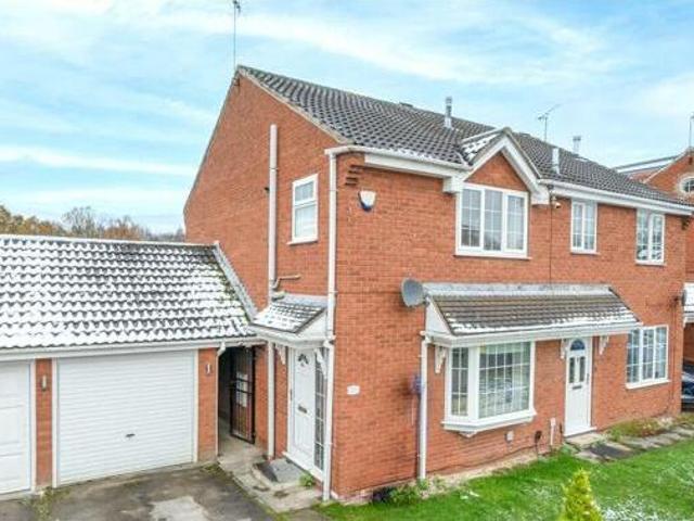 House for sale in Roundhay, West Yorkshire