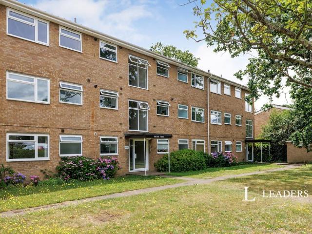 Apartment for rent in Blackhills, Surrey