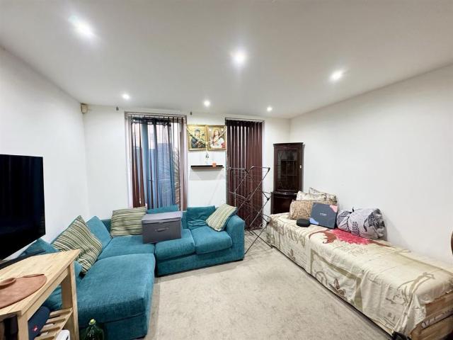 Apartment for rent in London Borough of Croydon, Greater London