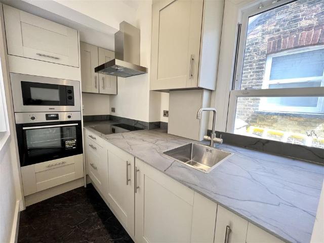Studio for rent in London Borough of Croydon, Greater London
