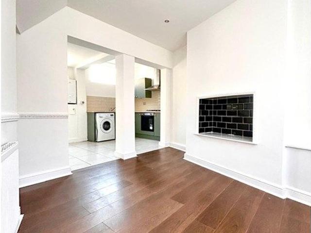 House for rent in Cabbage Hall, Calderstones