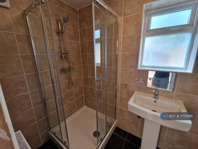 House for rent in Plashet, Greater London
