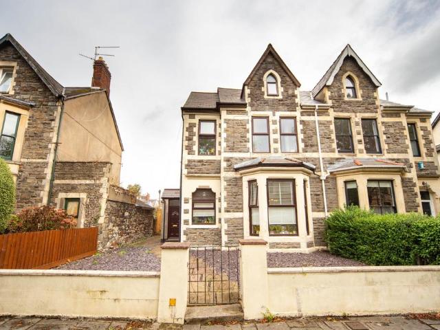 Apartment for rent in Plasnewydd, Falcon Lodge