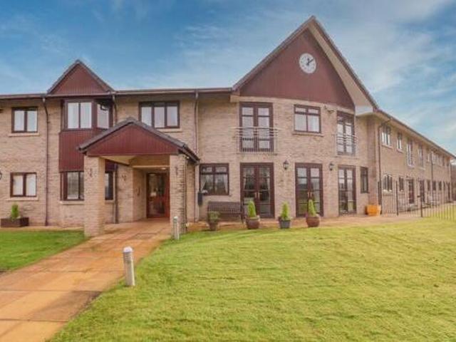 House for sale in Charlesworth, East Midlands