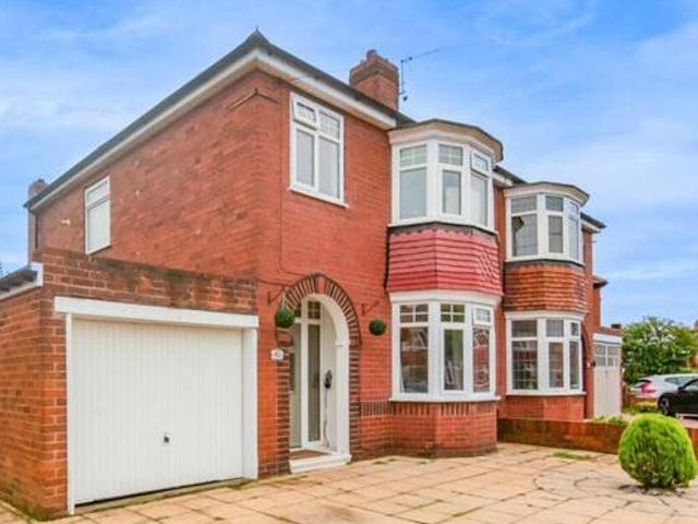 House for sale in Wheatley Hills, South Yorkshire