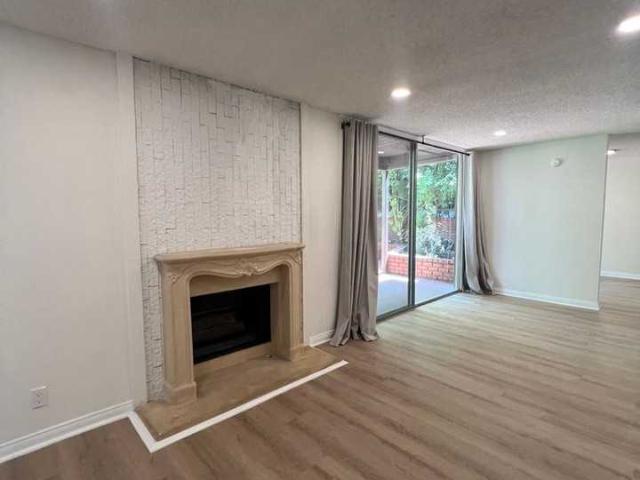 Apartment for rent in Canoga Park, California