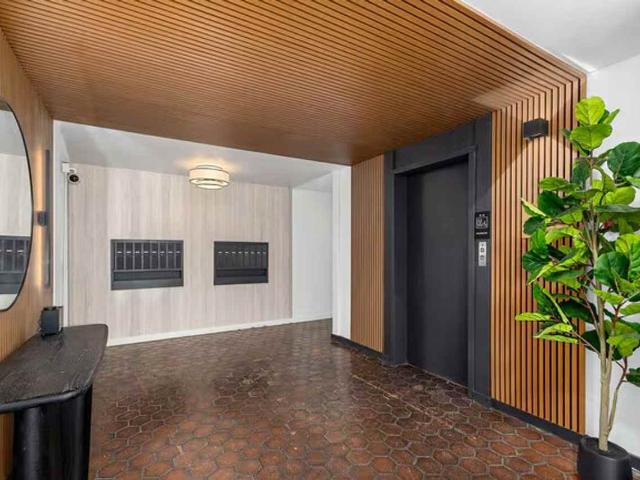 Apartment for rent in Canoga Park, California