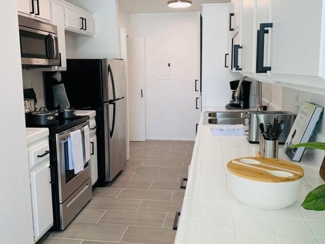 Apartment for rent in Canoga Park, California