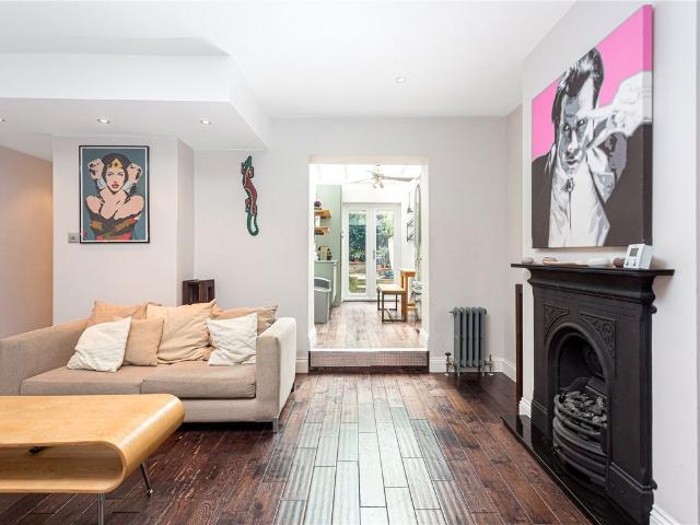 Apartment for rent in Kensal Town, Greater London