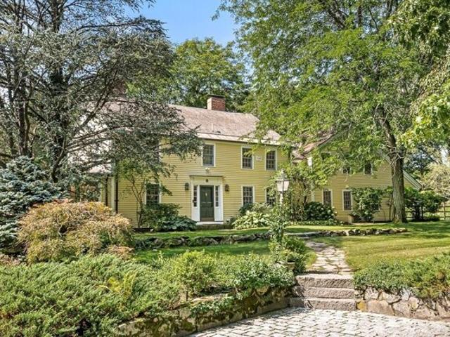 House for sale in Standish Estates, Wellesley