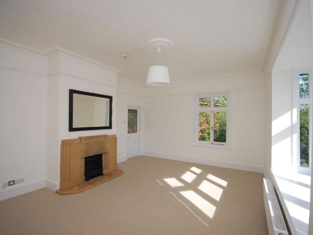 Apartment for rent in Shortlands, Greater London