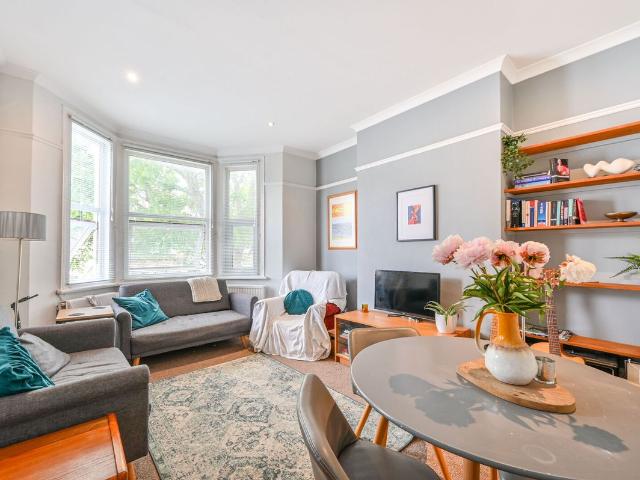 Apartment for rent in Cricklewood, Greater London