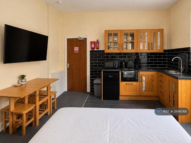 Apartment for rent in Mount Pleasant, Swansea