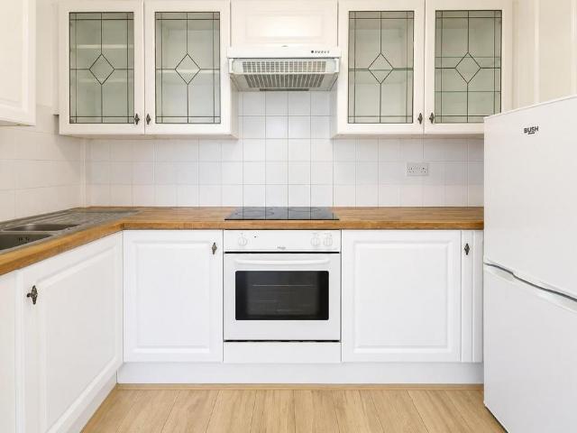 House for rent in Brunswick Park, Greater London