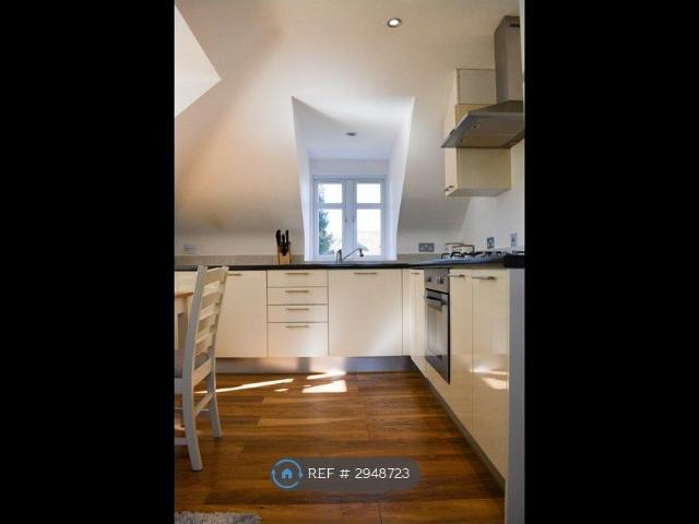Apartment for rent in Brunswick Park, Greater London