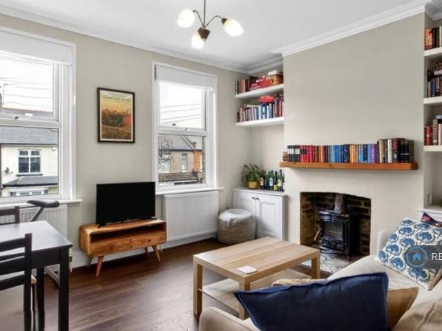 Apartment for rent in Brunswick Park, Greater London
