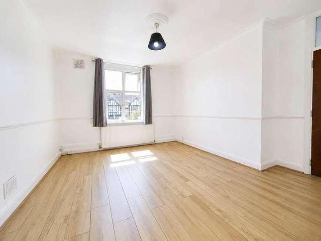 Apartment for rent in London Borough of Barnet, Greater London