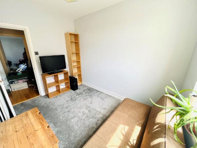 Apartment for rent in Brunswick Park, Greater London