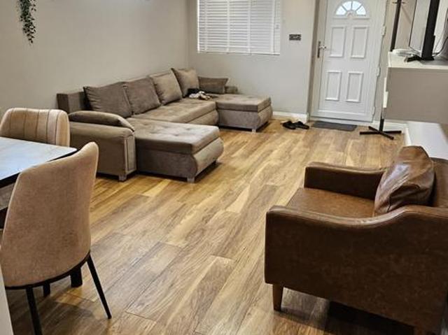 Apartment for rent in Thames View, Greater London