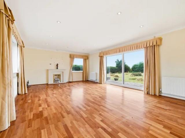House for rent in Oakley Green, Bray