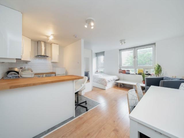 Studio for rent in Somers Town, Greater London