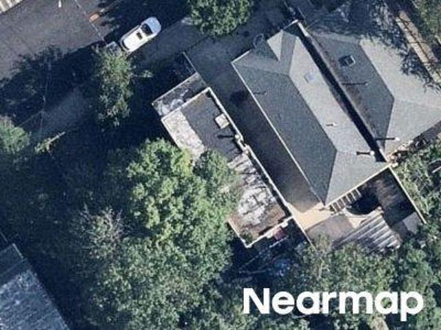 House for sale in The Bronx, Arverne