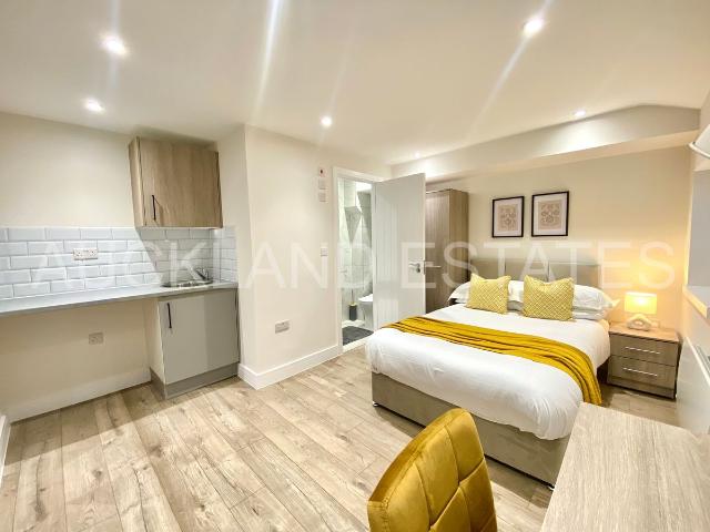 Studio for rent in Oakmere, Potters Bar