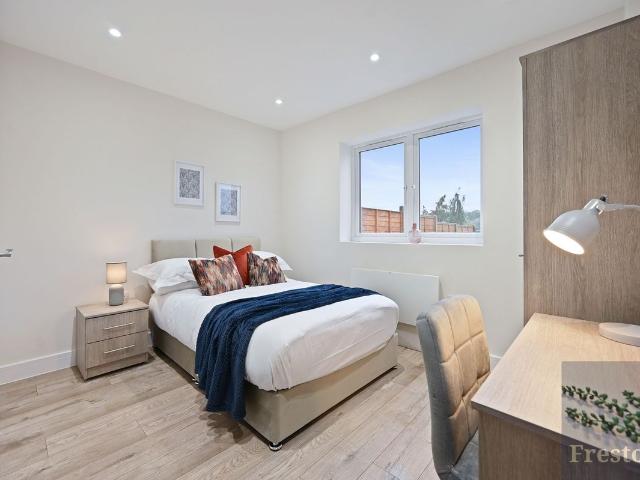 Studio for rent in Oakmere, Potters Bar