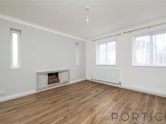 House for rent in Newbury Park, Greater London