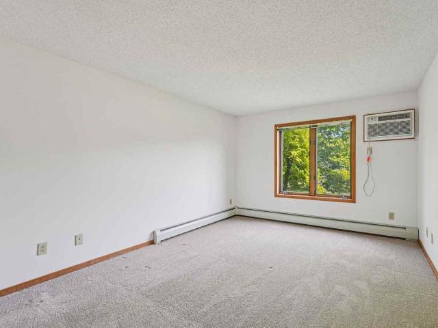 Apartment for rent in Hennepin, Minnesota