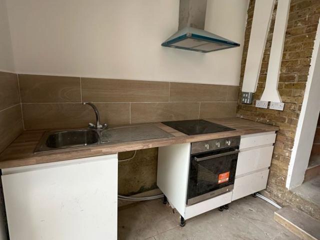 Apartment for rent in London Borough of Croydon, Shirley