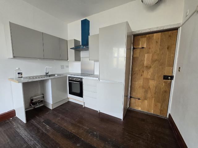 Apartment for rent in London Borough of Croydon, Shirley