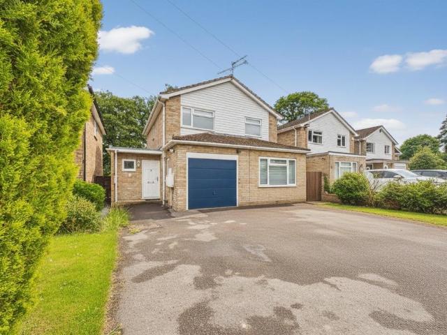 House for rent in Little Sandhurst