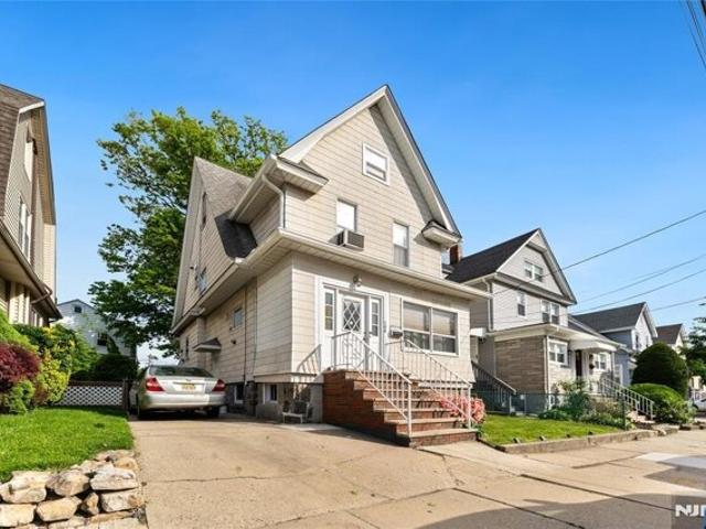 House for sale in Cliffside Park, New Jersey