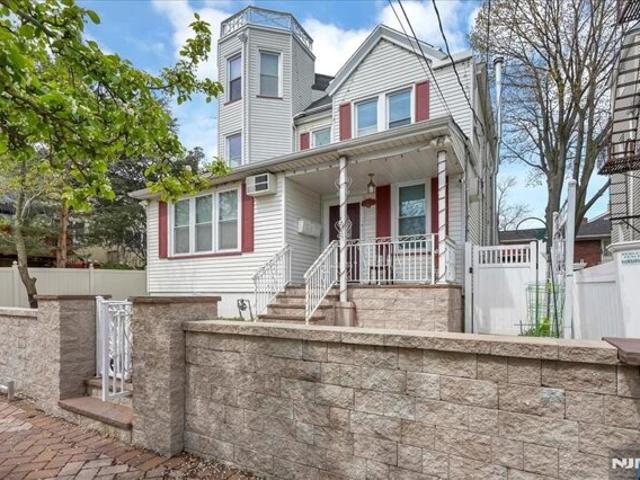 House for sale in Cliffside Park, New Jersey
