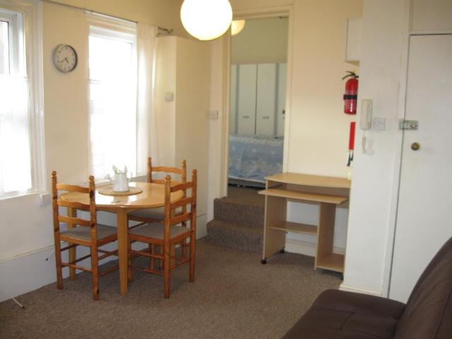 Apartment for rent in Oakwood, West Yorkshire