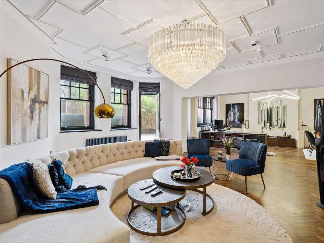 Apartment for rent in Kensington, Greater London