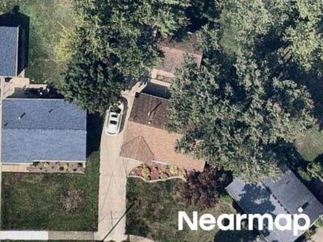 House for sale in Elyria