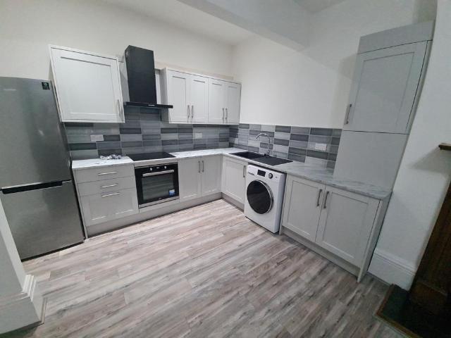 Apartment for rent in Oakwood, West Yorkshire