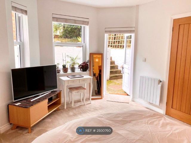 Studio for rent in West Cliff, Bournemouth