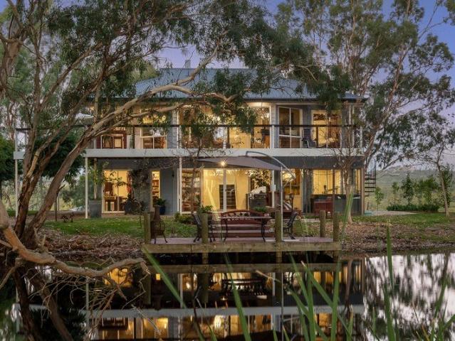 Cottage for sale in Oakbank, South Australia