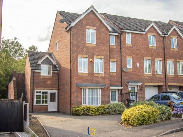 Room for rent in Stocking Farm, Old Wharf