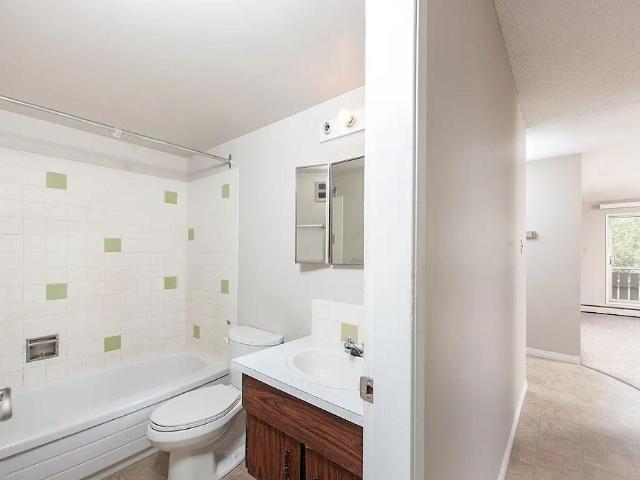 Apartment for rent in Wedgewood, Alberta