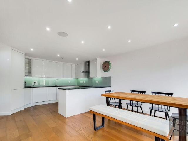 Apartment for rent in Stepney, Greater London